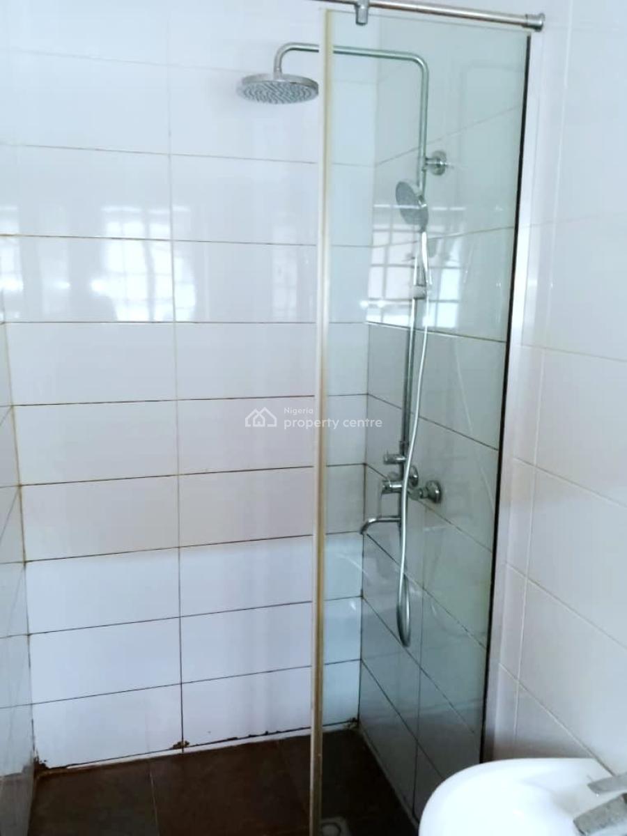 Spacious 3 Bedroom Flat Available, Lekki Phase 1, Lekki, Lagos, Flat / Apartment for Rent