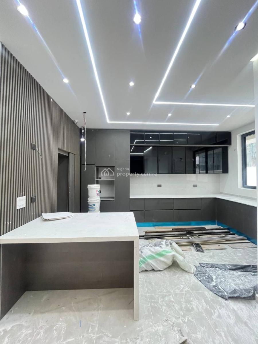 6 Bedroom Detached House with 2 Bq, Lekki Phase 1, Lekki, Lagos, Detached Duplex for Sale