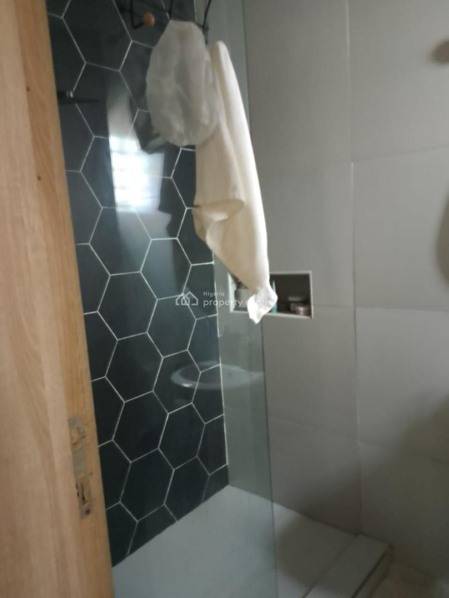 a Well-maintained Serviced Luxury 2 Bedrooms Flat, Ilasan, Lekki, Lagos, Flat / Apartment for Sale