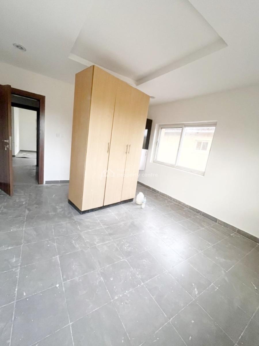 Luxury 3 Bedroom Flat, Gra Phase 1, Magodo, Lagos, Flat / Apartment for Rent