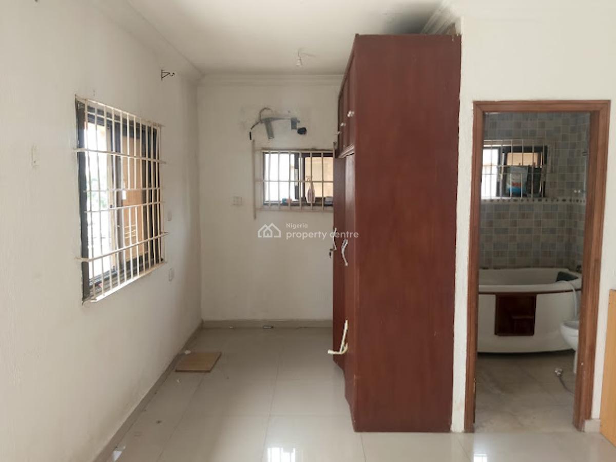 Spacious 4 Bedroom Semi Detached House with 2 Room Bq in Ikoyi Lagos, Dolphin Estate Ikoyi Lagos, Ikoyi, Lagos, Detached Duplex for Rent