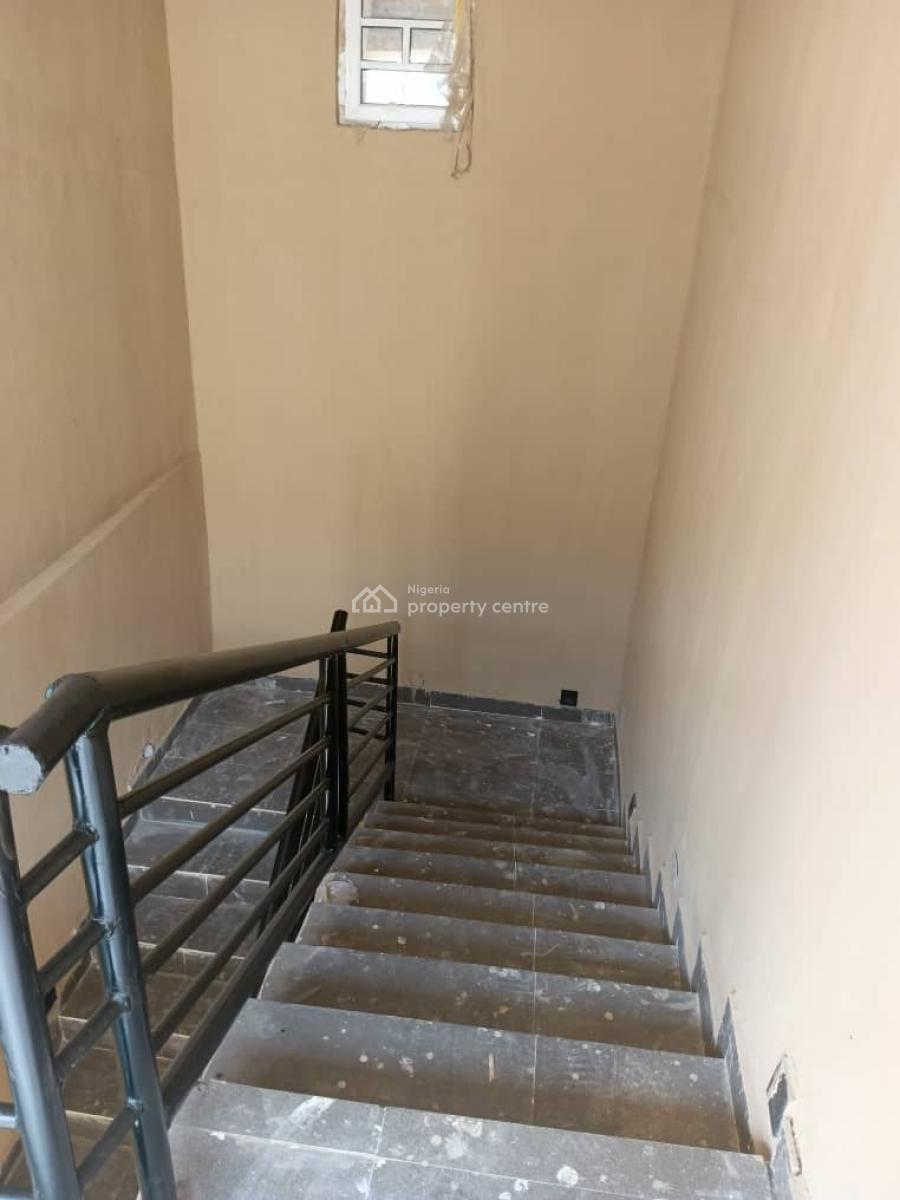 Executive 3 Bedroom Serviced Apartment, Arepo, Ojodu Berger, Ojodu, Lagos, Flat / Apartment for Sale