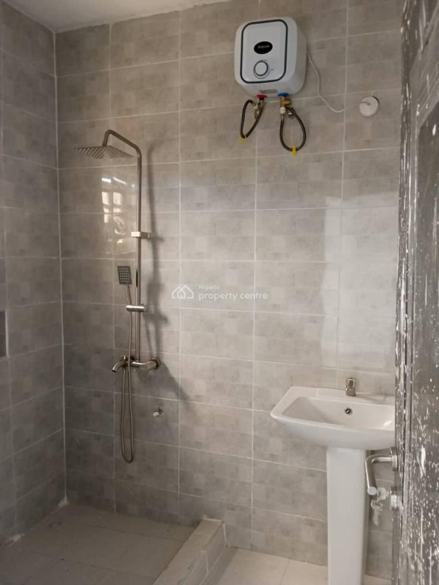 Executive 3 Bedroom Serviced Apartment, Arepo, Ojodu Berger, Ojodu, Lagos, Flat / Apartment for Sale