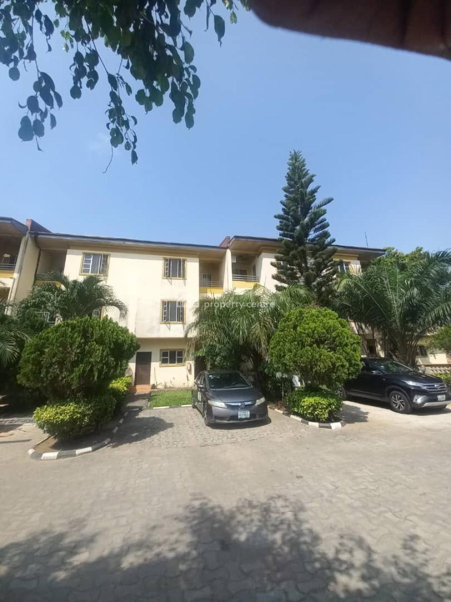 Water Front Fully Serviced 4 Bedroom Townhouse, Lekki, Lekki Phase 1, Lekki, Lagos, Terraced Duplex for Rent