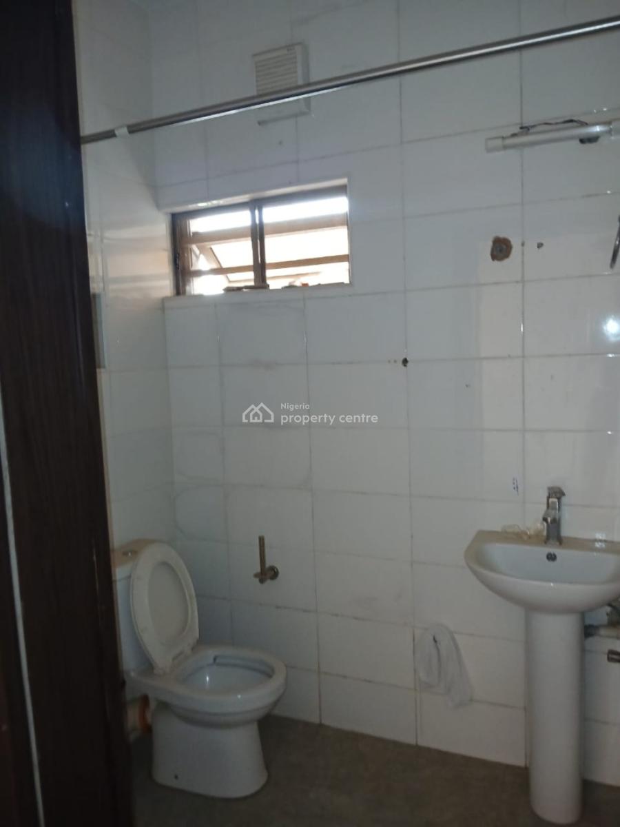 Tastefully Finished and Renovated 3 Bedroom Flat with Bq, Off American International School, Durumi, Abuja, Flat / Apartment for Rent