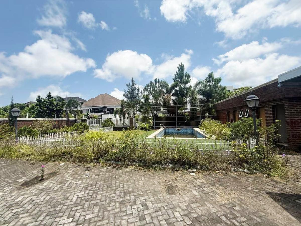 Mansion Sitting on 1000sqm, Pinnock Estate, Osapa, Lekki, Lagos, Detached Duplex for Sale