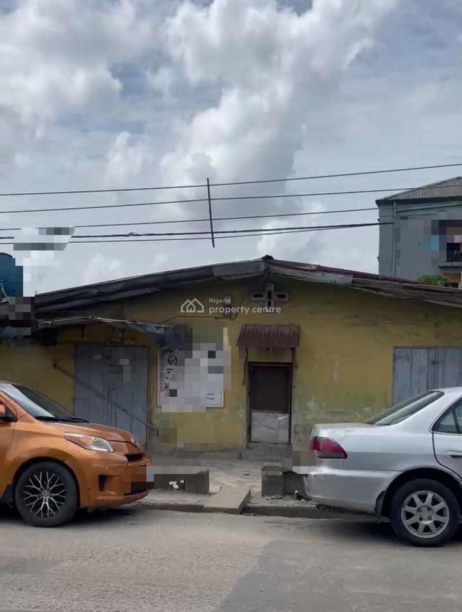 Bungalow Sitting on a Full Plot of Land, Off Nnobi, Ikate, Surulere, Lagos, Detached Bungalow for Sale