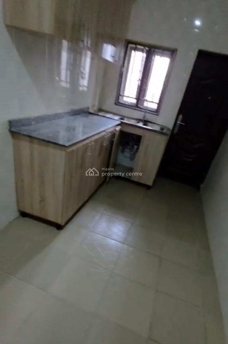 Standard Spacious 2 Bedroom Apartment with Guest Toilet, Apo Primary/wumba District, Apo, Abuja, Flat / Apartment for Rent