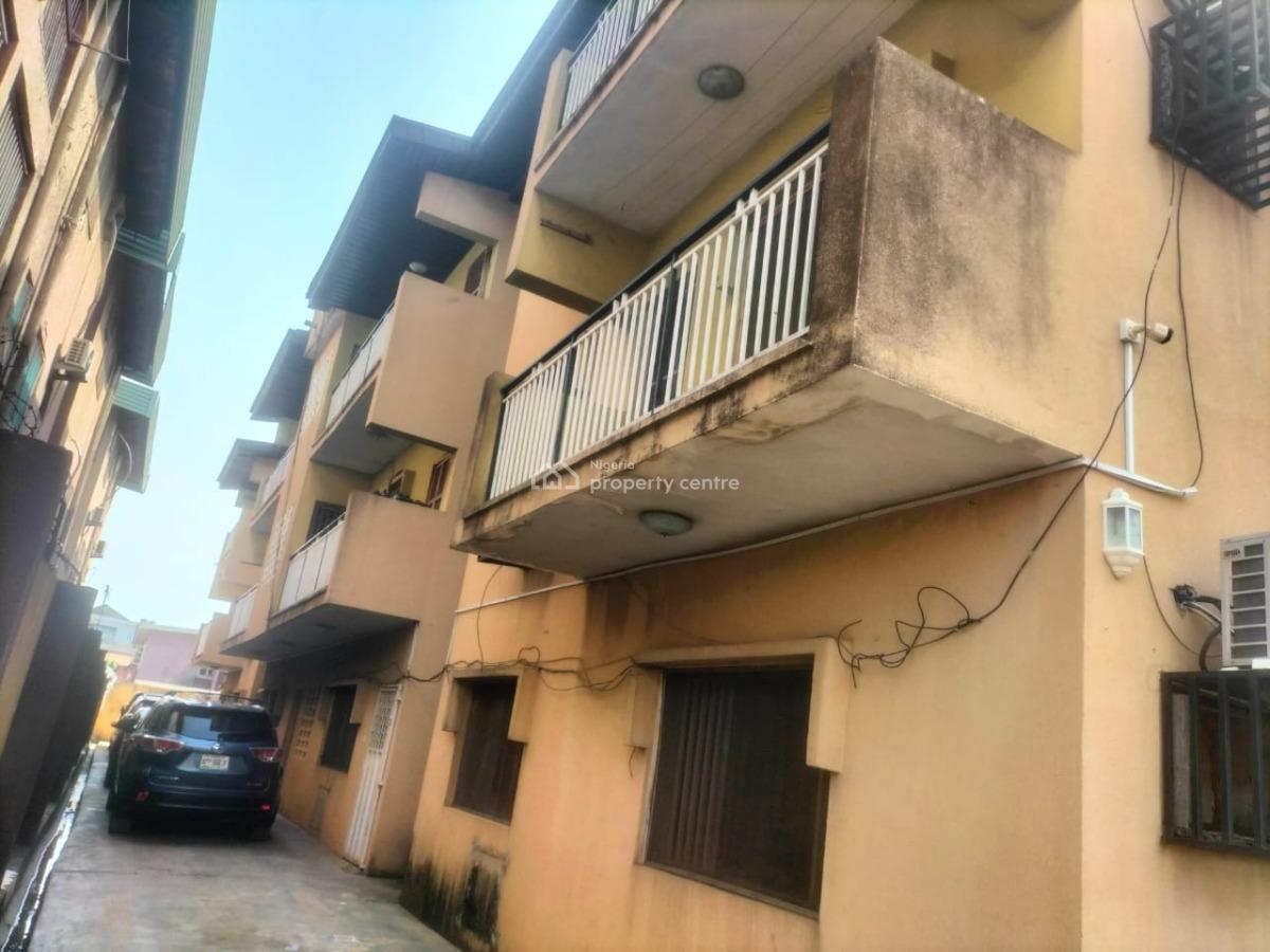 Very Decent 6nos 4bedro Flat at Ajao Estate Isolo, Off International Airport Road Ajao Estate, Isolo, Lagos, Flat / Apartment for Sale