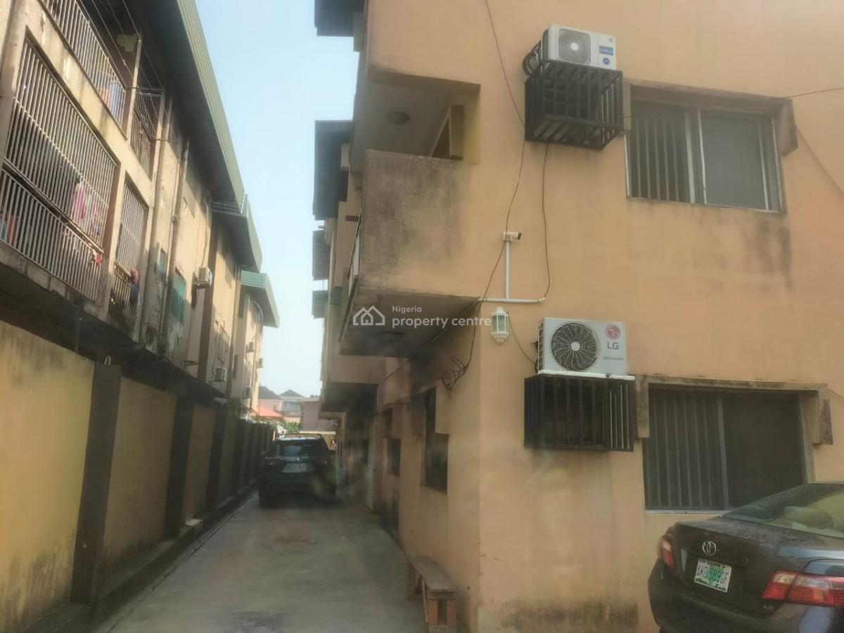 Very Decent 6nos 4bedro Flat at Ajao Estate Isolo, Off International Airport Road Ajao Estate, Isolo, Lagos, Flat / Apartment for Sale
