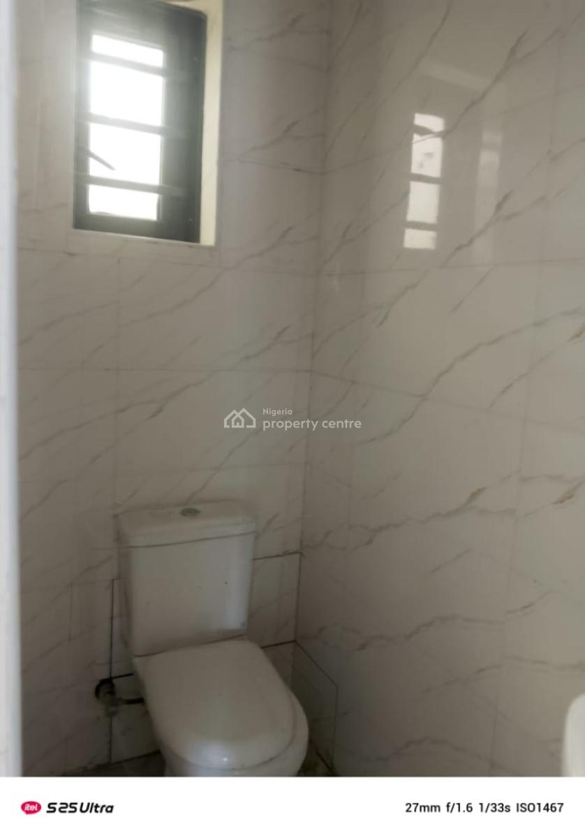 3 Bedroom Flat Upstairs, Alaguton, Ilaje, Ajah, Lagos, Flat / Apartment for Sale