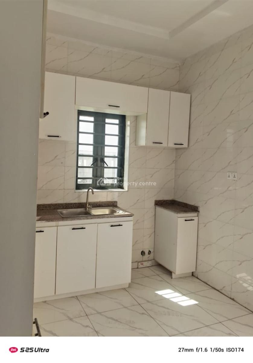 3 Bedroom Flat Upstairs, Alaguton, Ilaje, Ajah, Lagos, Flat / Apartment for Sale