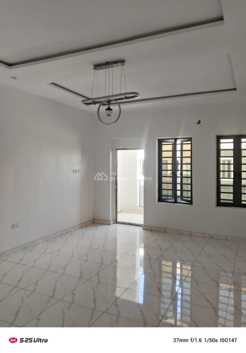 3 Bedroom Flat Upstairs, Alaguton, Ilaje, Ajah, Lagos, Flat / Apartment for Sale