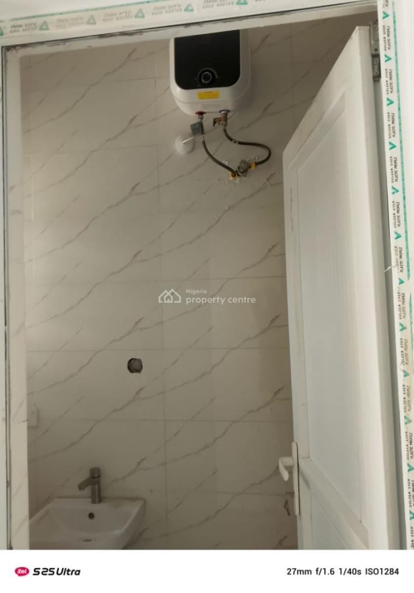 3 Bedroom Flat Upstairs, Alaguton, Ilaje, Ajah, Lagos, Flat / Apartment for Sale
