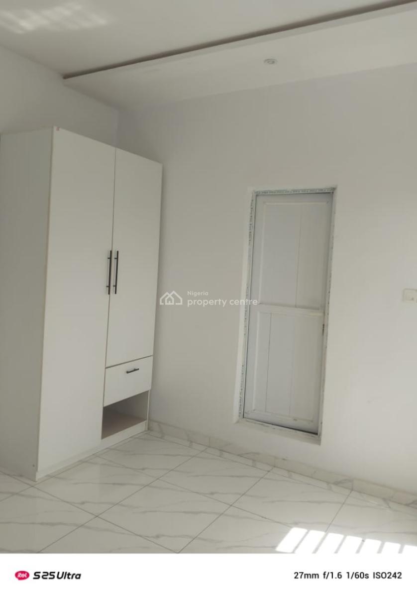 3 Bedroom Flat Upstairs, Alaguton, Ilaje, Ajah, Lagos, Flat / Apartment for Sale