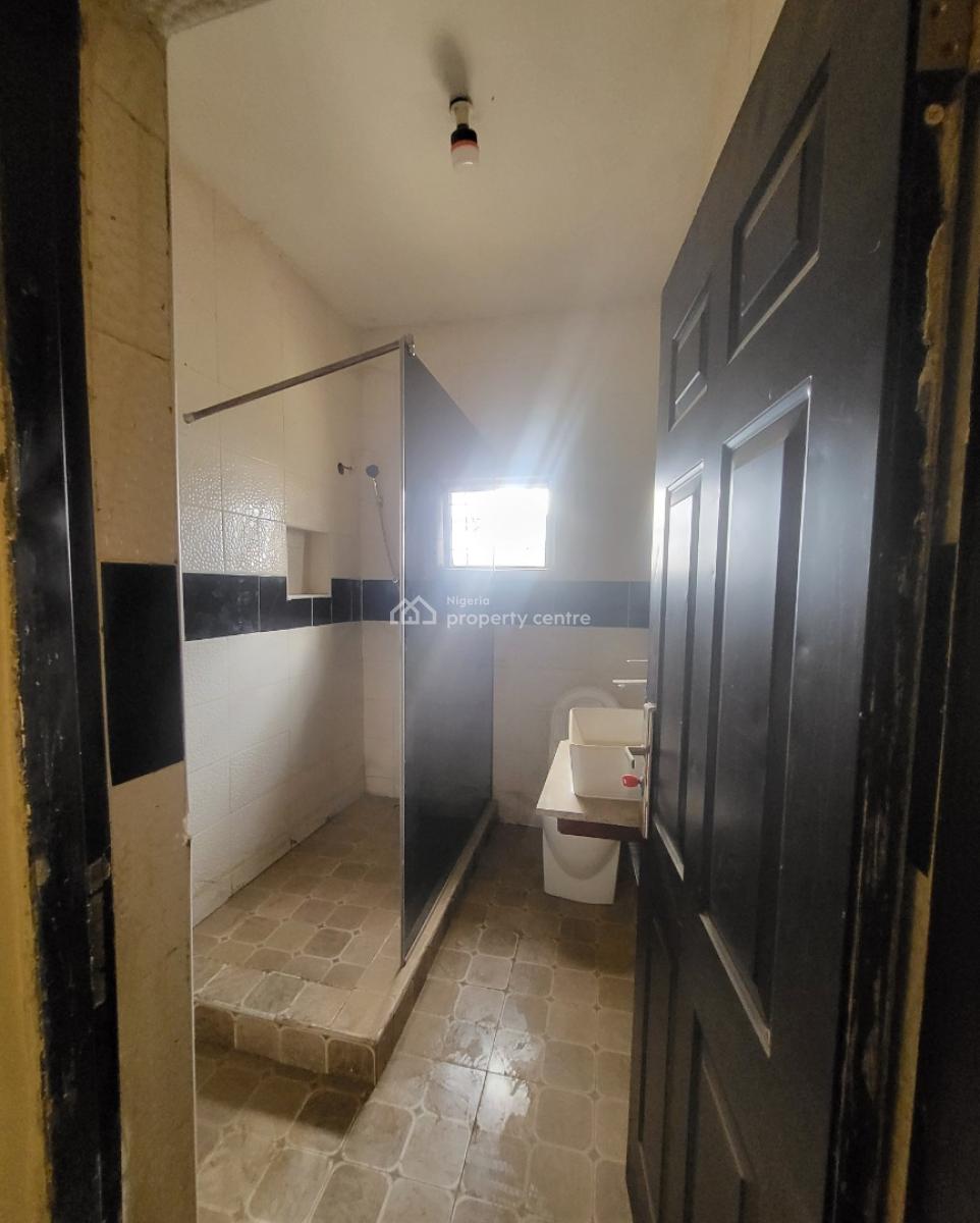 Luxurious Massive 1 Bedroom Flat, By Old Secteriate, Garki, Abuja, Flat / Apartment for Rent