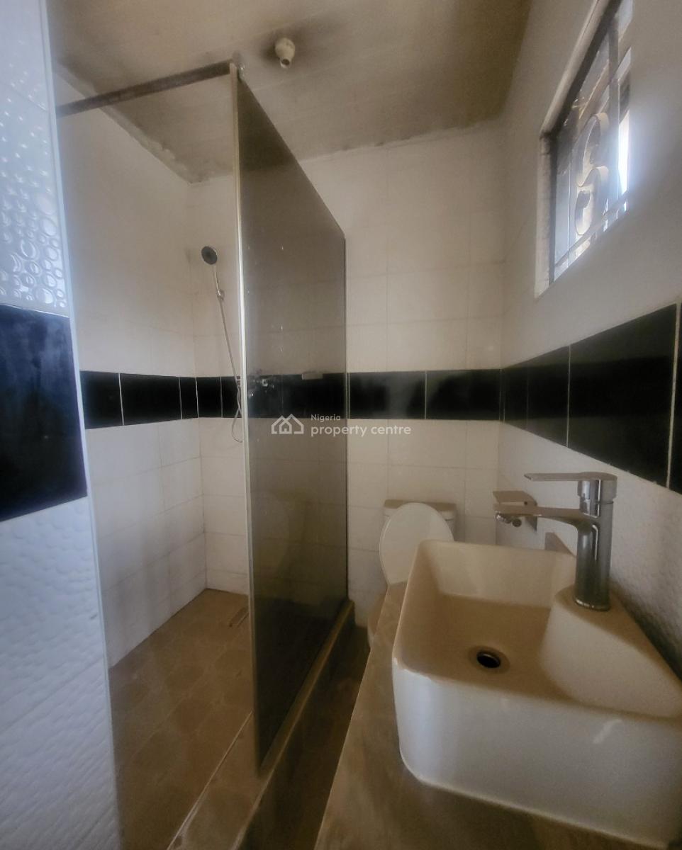 Luxurious Massive 1 Bedroom Flat, By Old Secteriate, Garki, Abuja, Flat / Apartment for Rent