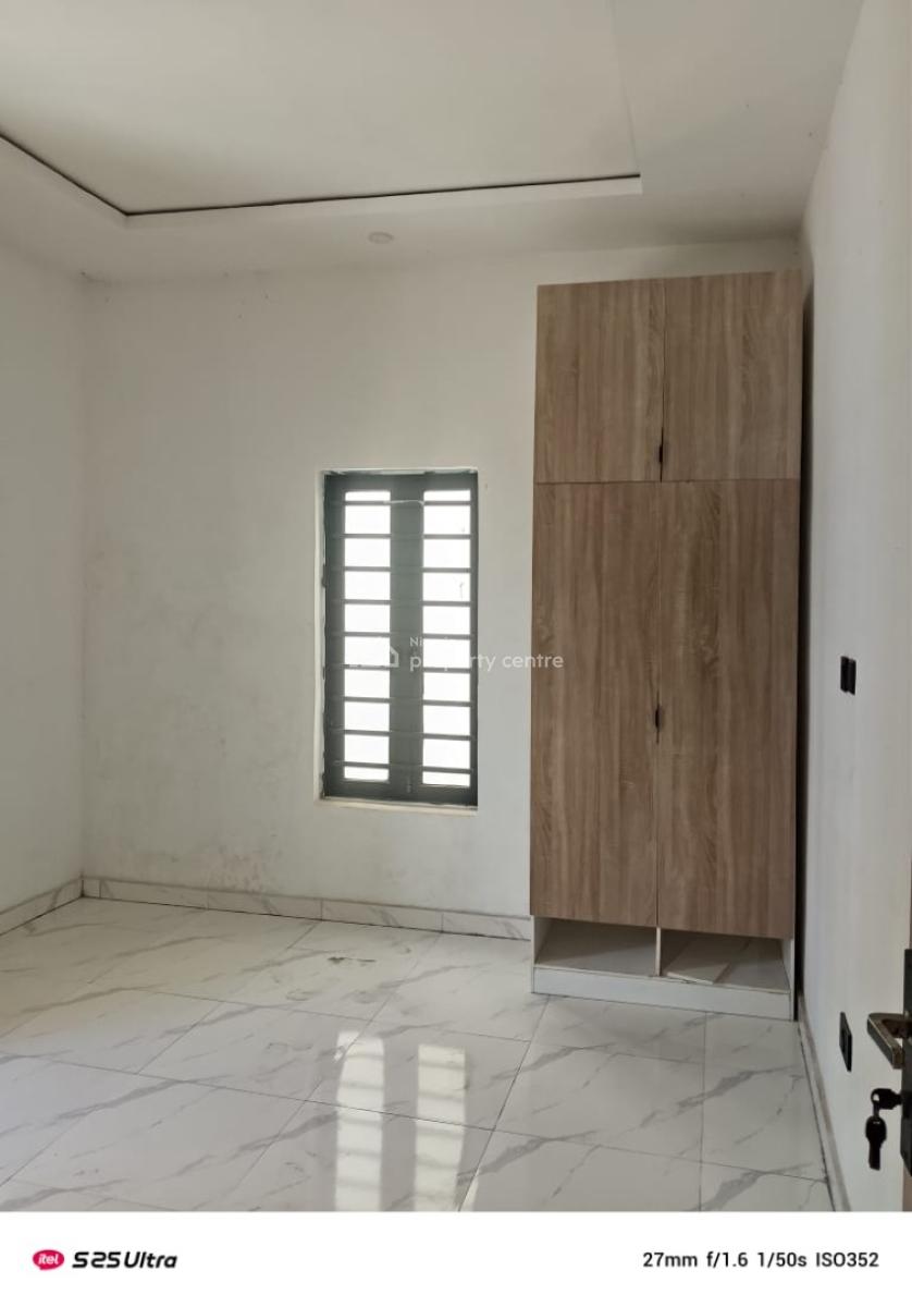 2 Bedroom Flat, Alaguton, Ilaje, Ajah, Lagos, Flat / Apartment for Sale