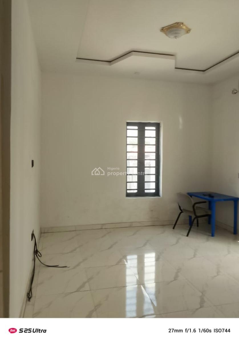 2 Bedroom Flat, Alaguton, Ilaje, Ajah, Lagos, Flat / Apartment for Sale