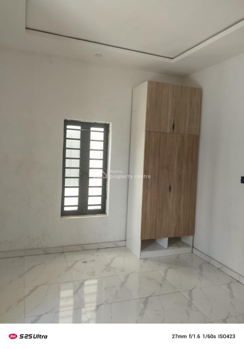 2 Bedroom Flat, Alaguton, Ilaje, Ajah, Lagos, Flat / Apartment for Sale
