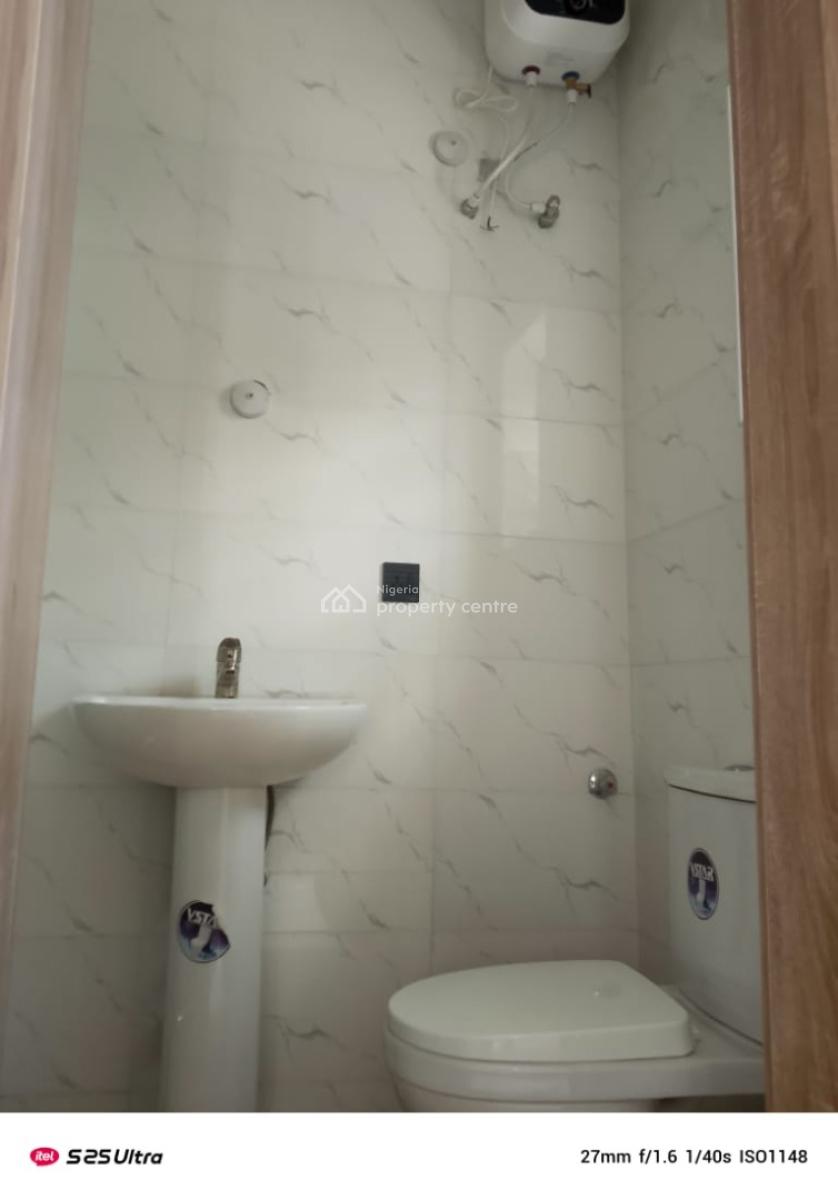 2 Bedroom Flat, Alaguton, Ilaje, Ajah, Lagos, Flat / Apartment for Sale
