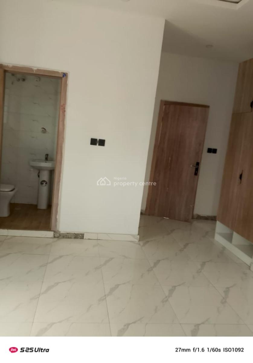 2 Bedroom Flat, Alaguton, Ilaje, Ajah, Lagos, Flat / Apartment for Sale