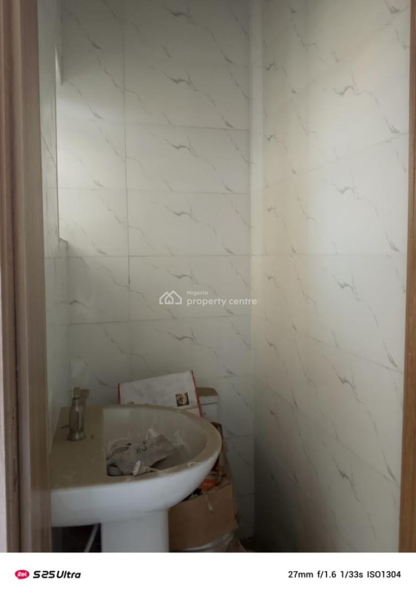 2 Bedroom Flat, Alaguton, Ilaje, Ajah, Lagos, Flat / Apartment for Sale
