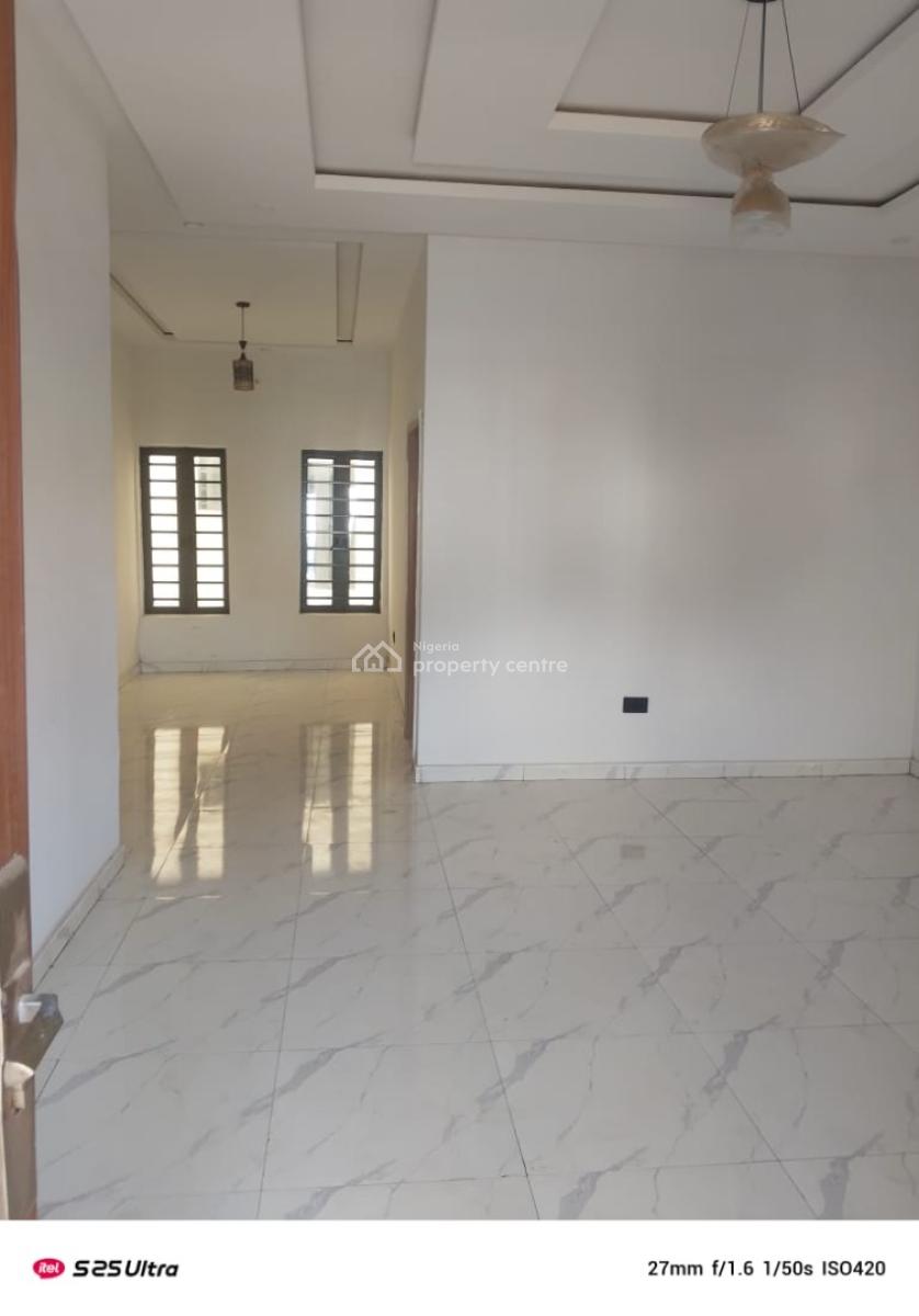 2 Bedroom Flat, Alaguton, Ilaje, Ajah, Lagos, Flat / Apartment for Sale