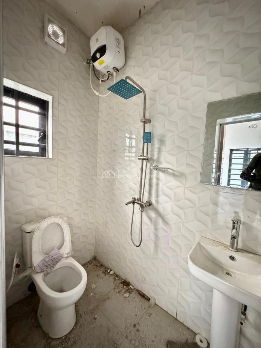 Newly Built: Luxury and Spacious Upstairs, Ogombo, Ajah, Lagos, Flat / Apartment for Rent