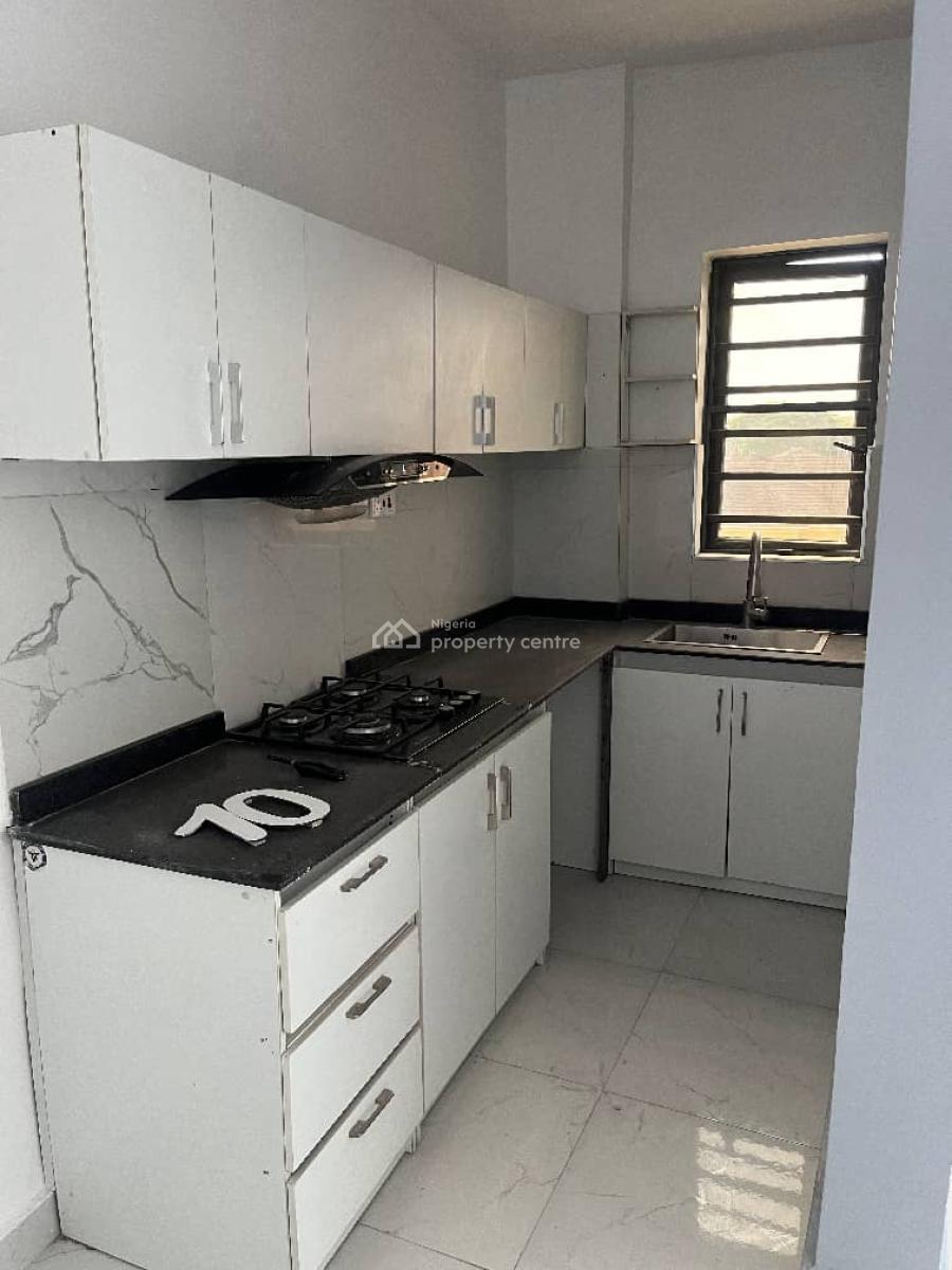 1 Bedroom Open Plan Kitchen Balcony Spacious, Lekki Phase 1, Lekki, Lagos, Flat / Apartment for Sale