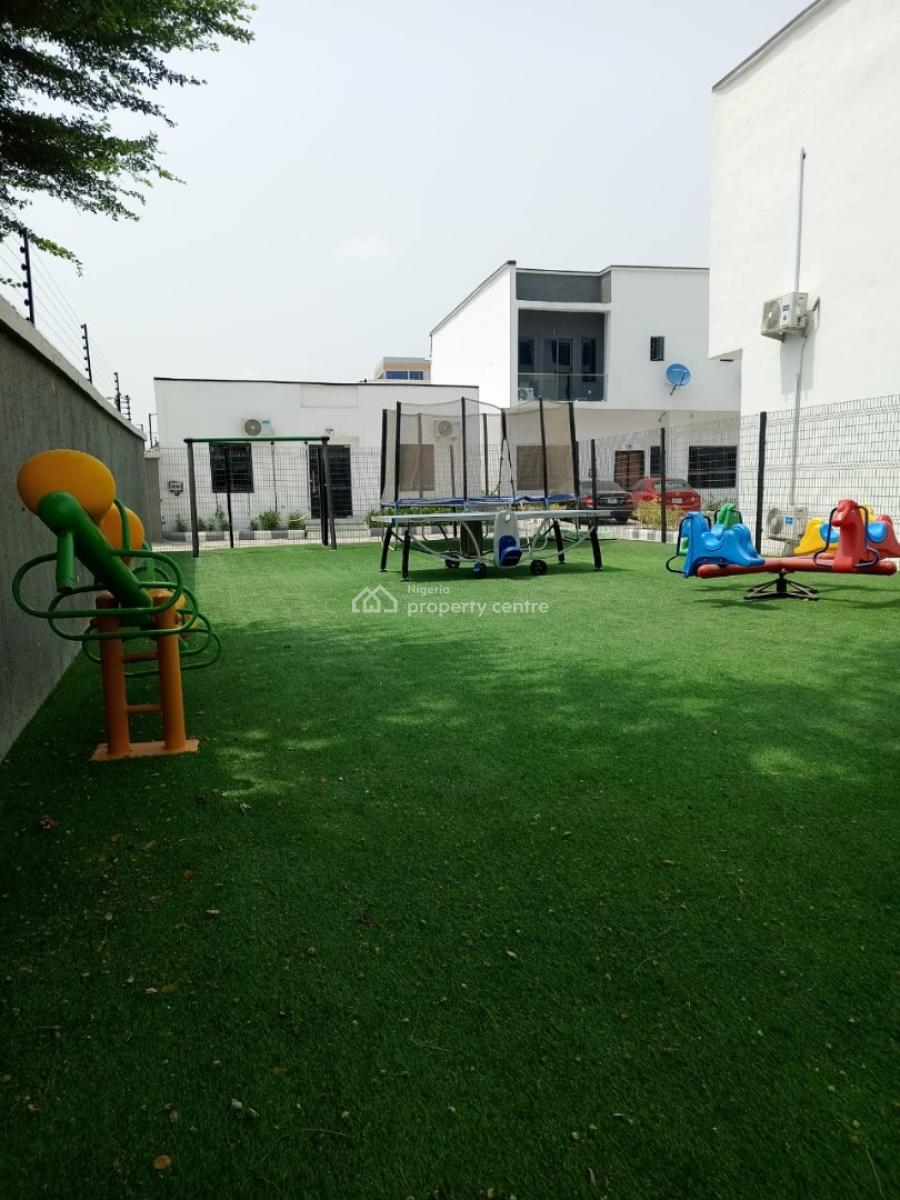 Spacious Semi Master Bedroom in a Shared Apartment Upstairs, Justice Court, Spg Road, Ologolo, Lekki, Lagos, Flat / Apartment for Rent