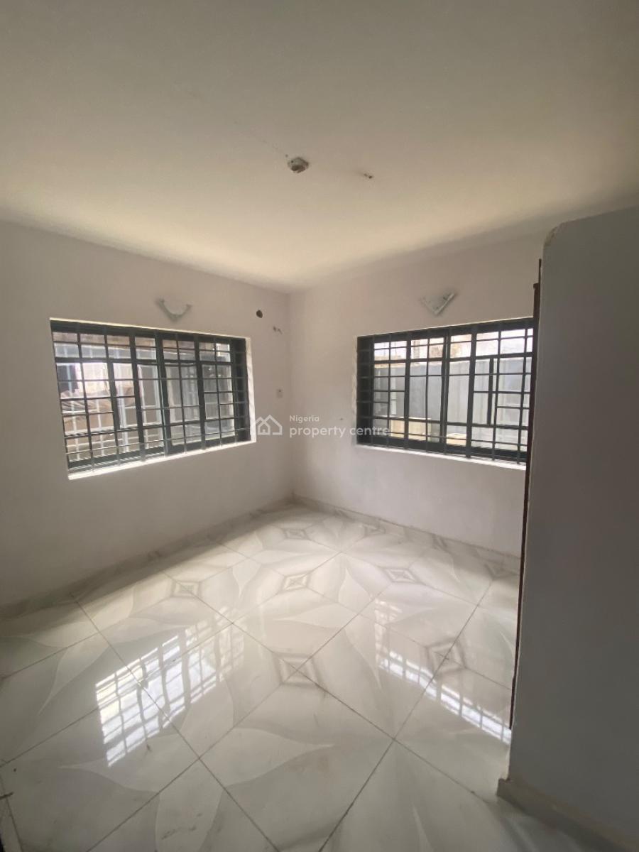 Serviced 3 Bedroom Flat, Behind Maryland Mall, Sunmola Street, Maryland, Lagos, Flat / Apartment for Rent