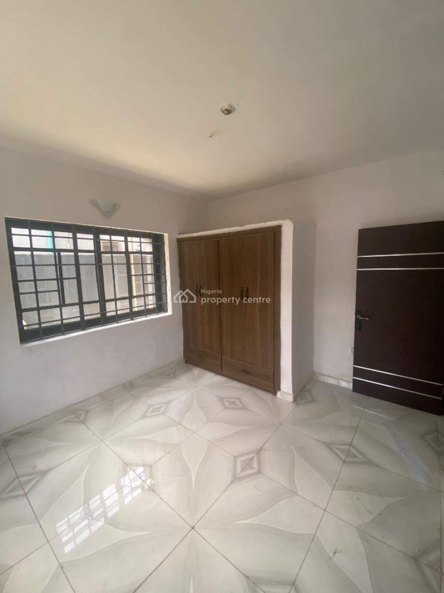 Serviced 3 Bedroom Flat, Behind Maryland Mall, Sunmola Street, Maryland, Lagos, Flat / Apartment for Rent