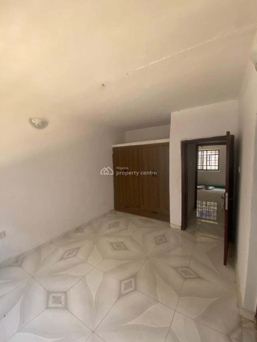 Serviced 3 Bedroom Flat, Behind Maryland Mall, Sunmola Street, Maryland, Lagos, Flat / Apartment for Rent