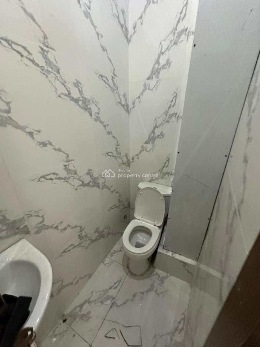 Two Bedroom Flat with Aircon, Elevator and Swimming Pool, Ilasan, Lekki, Lagos, Flat / Apartment for Rent