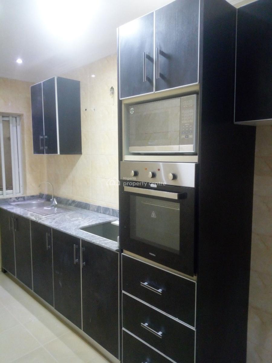 a Lovely Spacious 3 Bedroom Flat Ground Floor, Alagomeji, Yaba, Lagos, Flat / Apartment for Rent