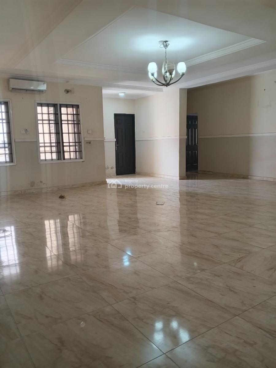 Well Renovated 3 Bedroom Apartment, Guzape District, Abuja, Flat / Apartment for Rent
