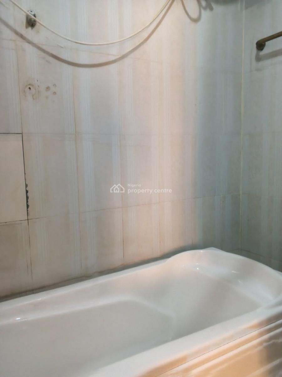 Well Renovated 3 Bedroom Apartment, Guzape District, Abuja, Flat / Apartment for Rent