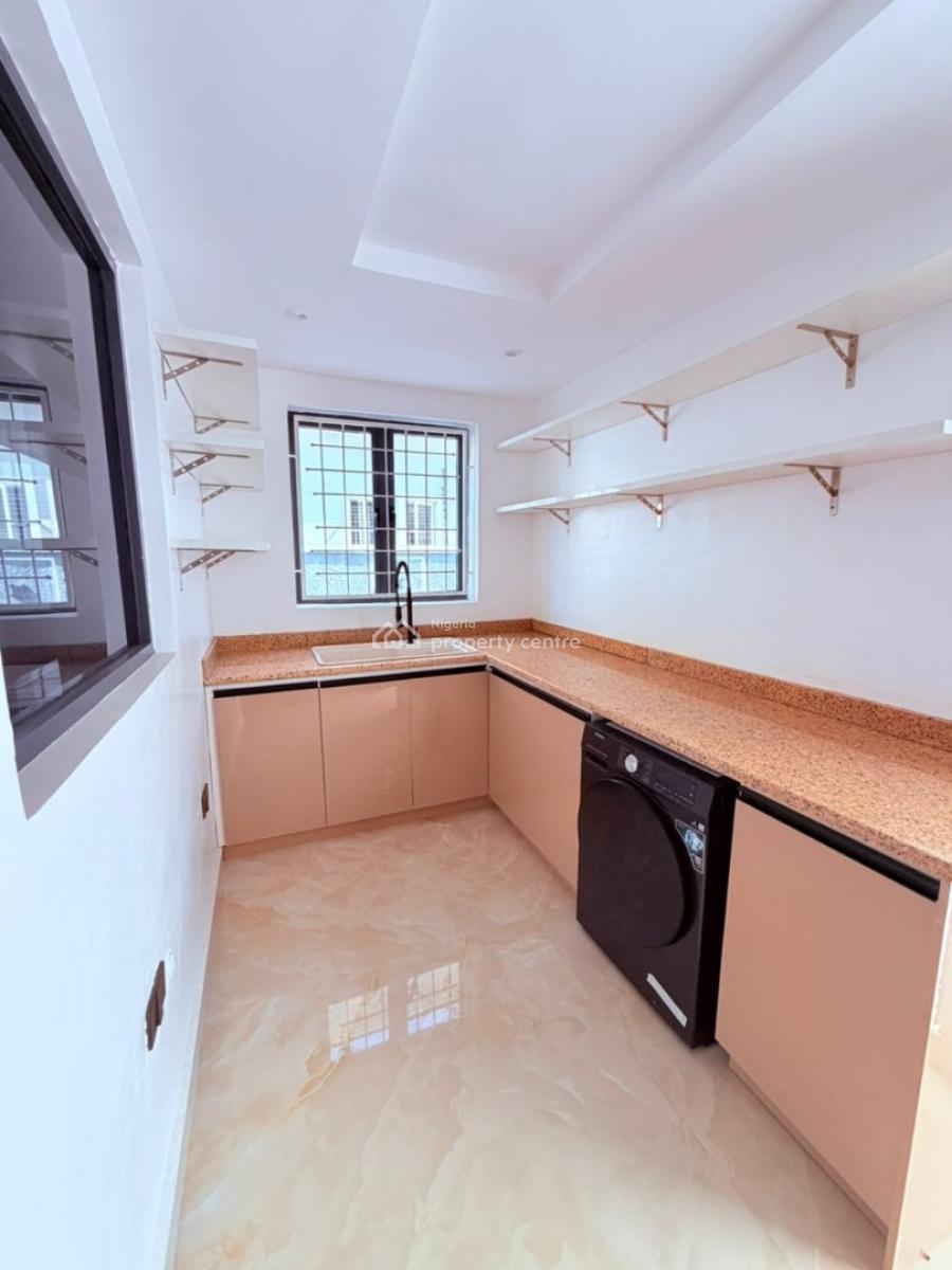 Spacious 5-bedroom Duplex with 5rooms Bq, Off Admiralty Road, Lekki Phase 1, Lekki, Lagos, Detached Duplex for Sale