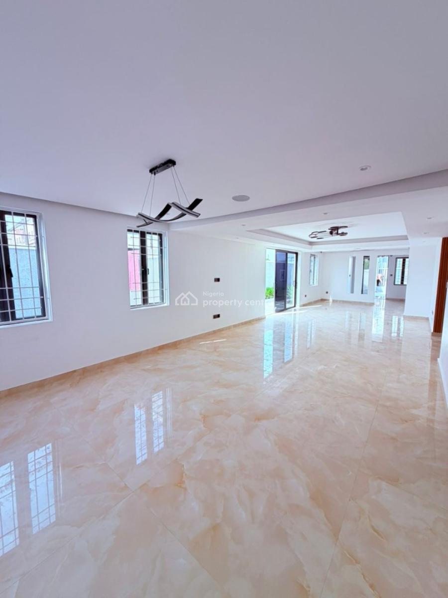 Spacious 5-bedroom Duplex with 5rooms Bq, Off Admiralty Road, Lekki Phase 1, Lekki, Lagos, Detached Duplex for Sale