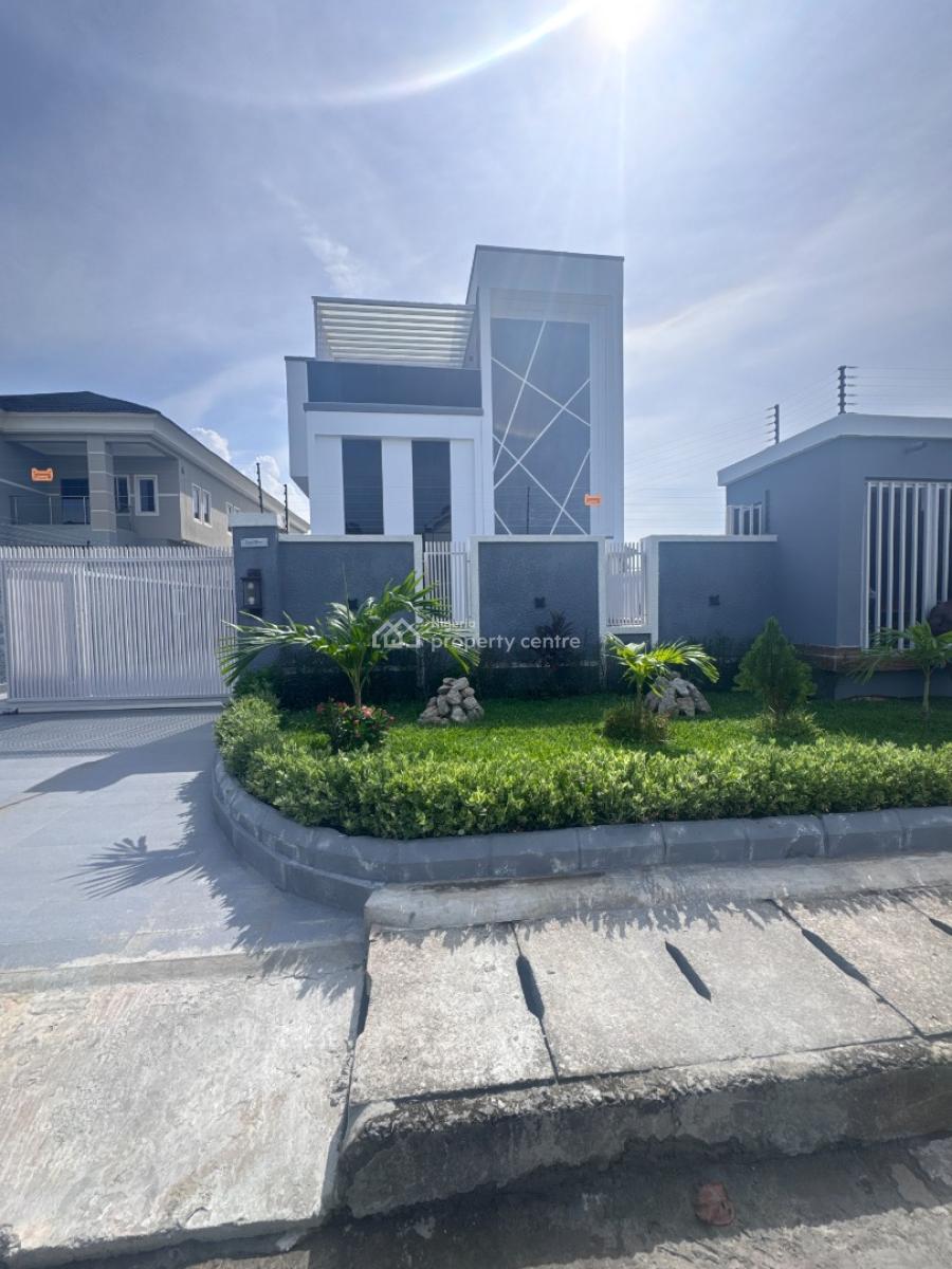 Spacious 5-bedroom Duplex with 5rooms Bq, Off Admiralty Road, Lekki Phase 1, Lekki, Lagos, Detached Duplex for Sale