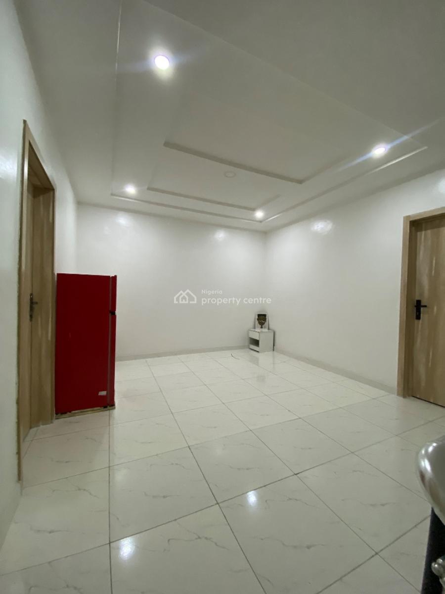 Single Room Upstairs Sharing Kitchen with Open Parlor, Orchid Road Victoria Bay Estate, Lekki, Lagos, Flat / Apartment for Rent