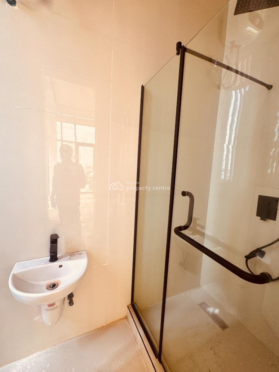 Spacious 3-bedroom Flat Designed for Comfort, Lekki Phase 1, Lekki, Lagos, Flat / Apartment for Sale