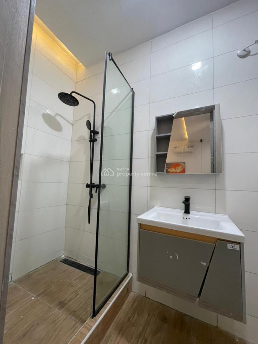 3 Bedroom Serviced Apartment, Lekki Phase 1, Lekki, Lagos, Block of Flats for Sale