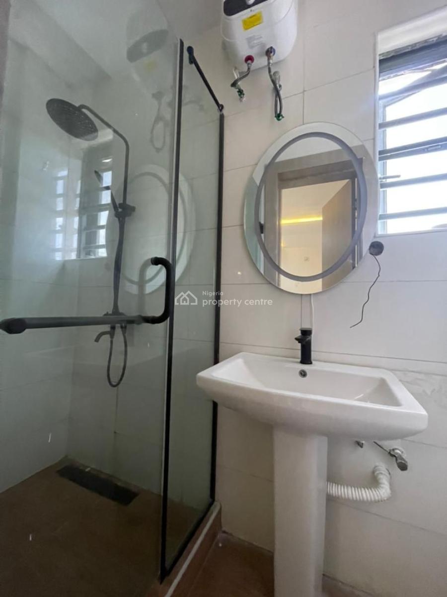 3 Bedroom Serviced Apartment, Lekki Phase 1, Lekki, Lagos, Block of Flats for Sale