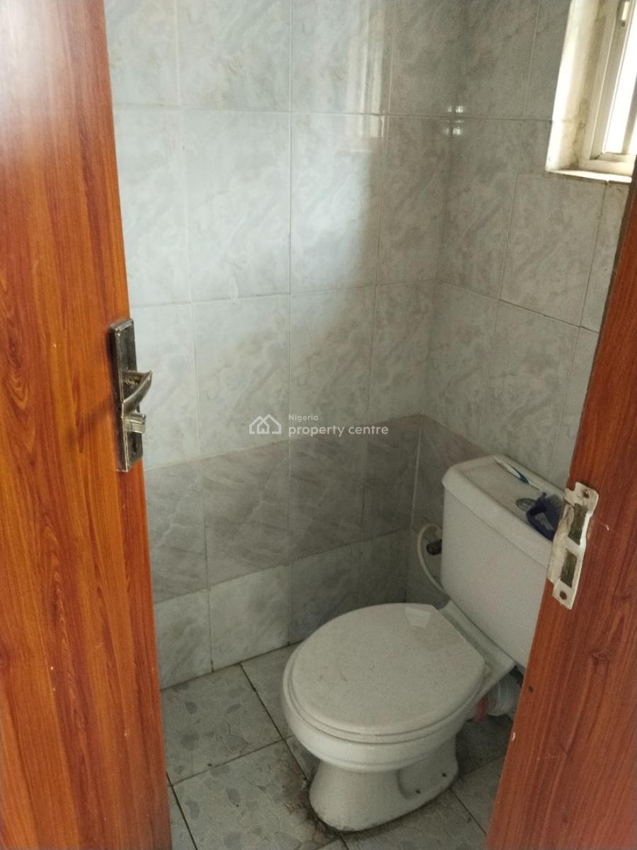 Sharp 2 Bedroom Flat, Gra Phase 1, Magodo, Lagos, Flat / Apartment for Rent
