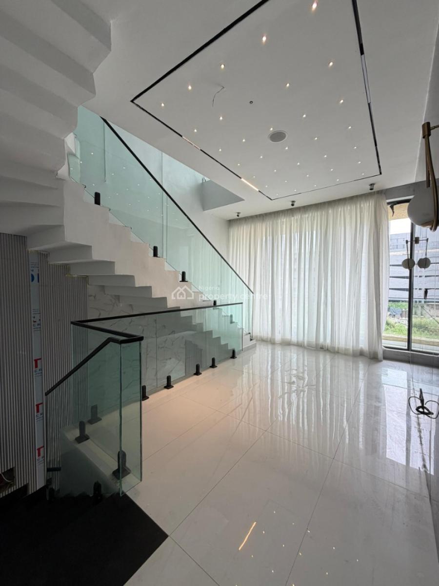Spacious Selfcompound 5 Bedrm Terrace Dplex with Bq in a Secure Estate, Lekki Phase 1, Lekki, Lagos, Terraced Duplex for Sale