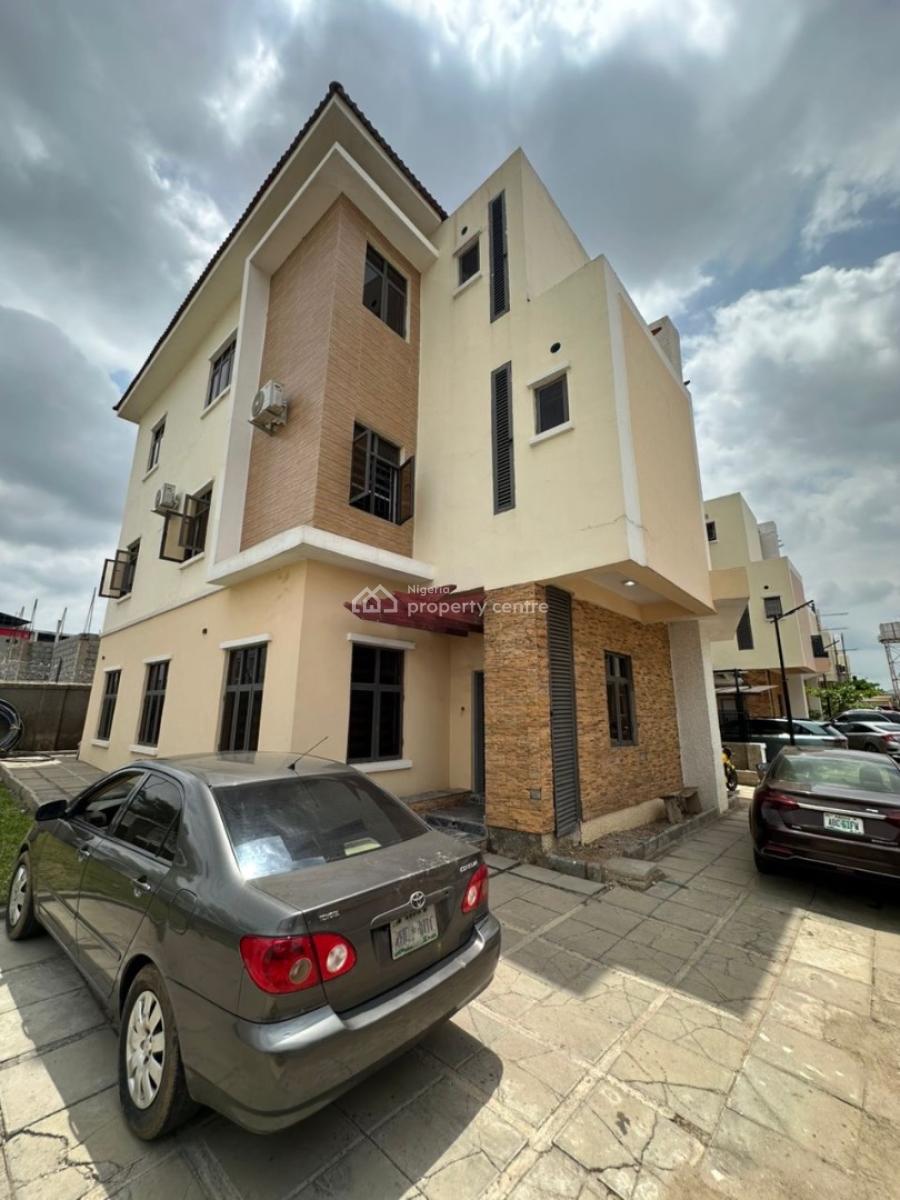 Heart of Jabi-3bedrooms Serviced Apartment with Bq, Jabi, Abuja, Terraced Duplex for Rent
