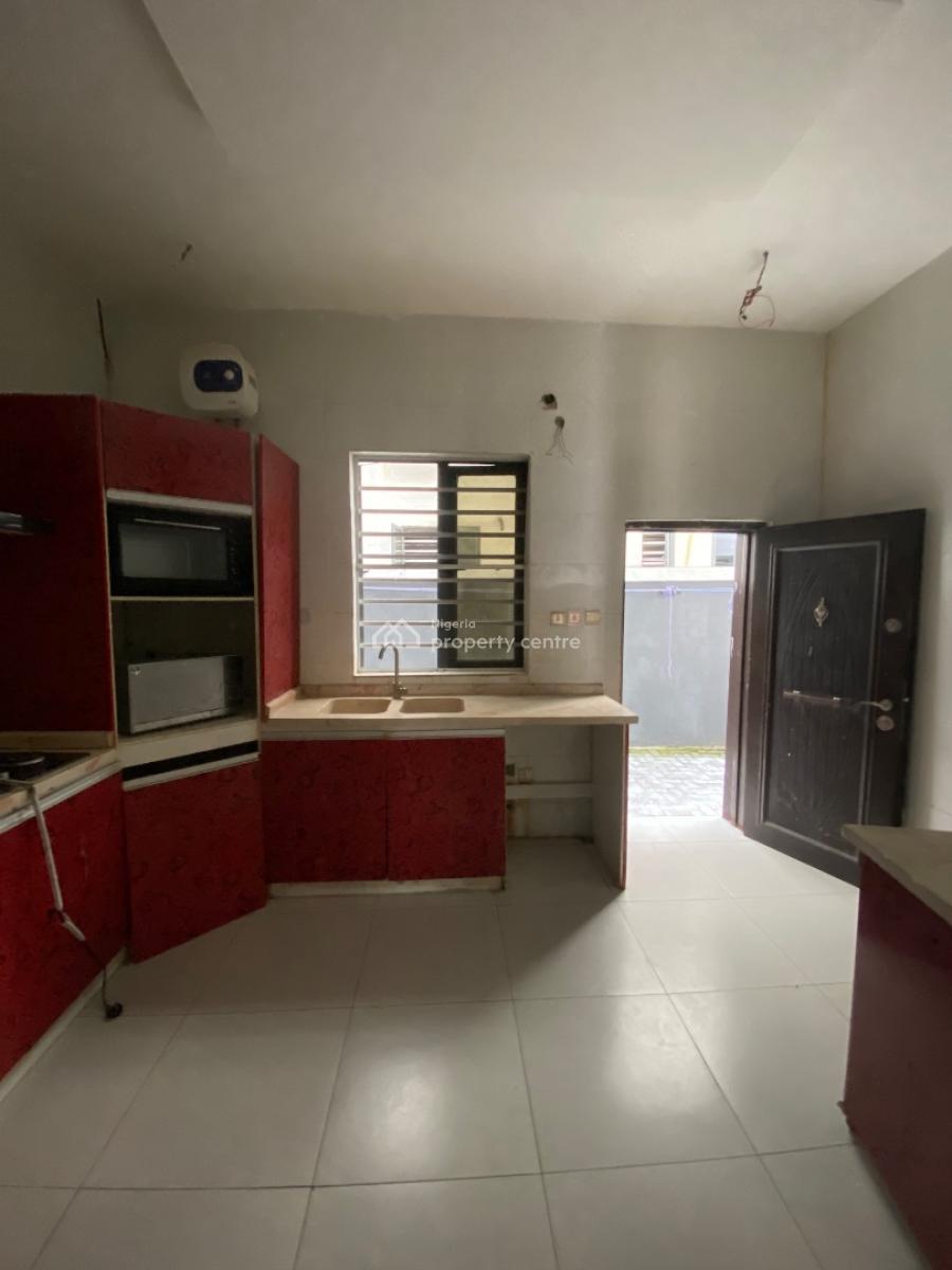 Single Room Upstairs Sharing Kitchen in a Serviced Estate, Orchid Road Before The Roundabout, Lekki, Lagos, Self Contain (single Rooms) for Rent