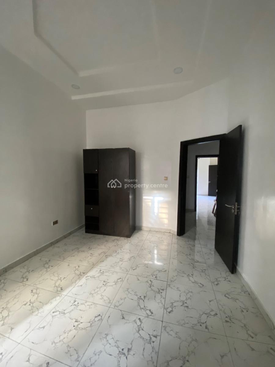 Single Room Upstairs Sharing Kitchen in a Serviced Estate, Orchid Road Before The Roundabout, Lekki, Lagos, Self Contain (single Rooms) for Rent